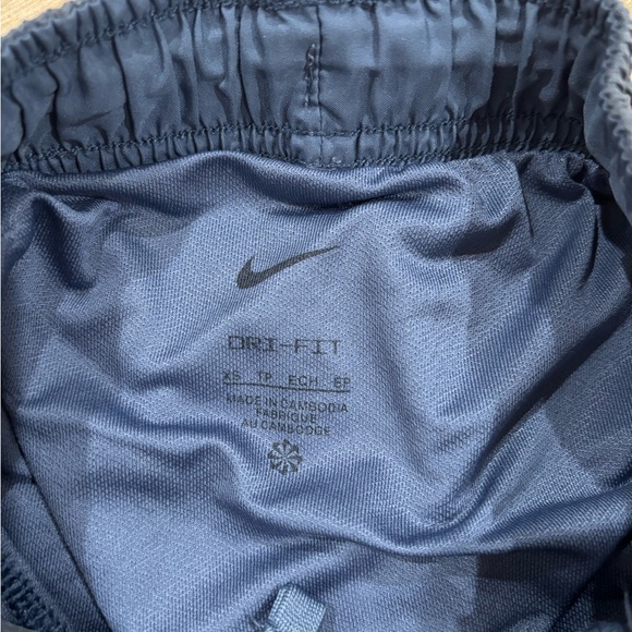 Nike Women's Athletic Shorts in Navy Blue - Picture 4 of 7